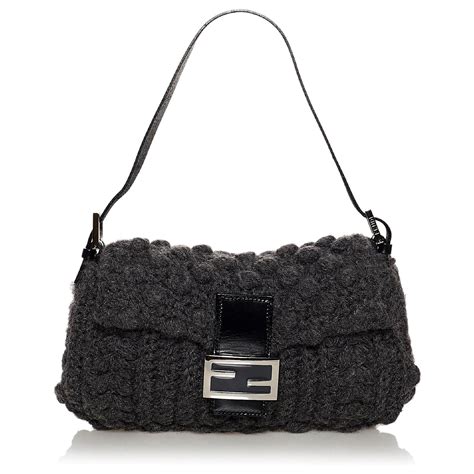 fendi baguette grigia